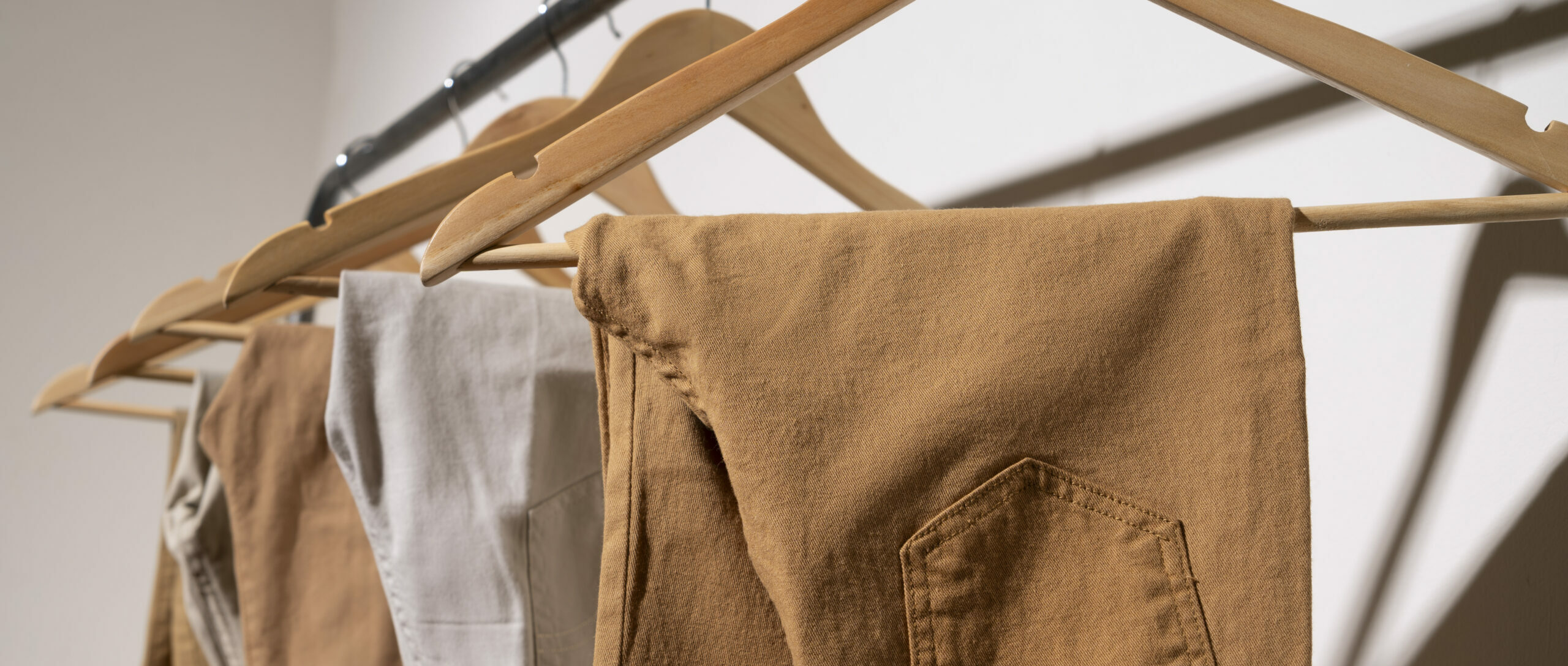 Nettoyage de vêtements professionnels en pressing à Arles